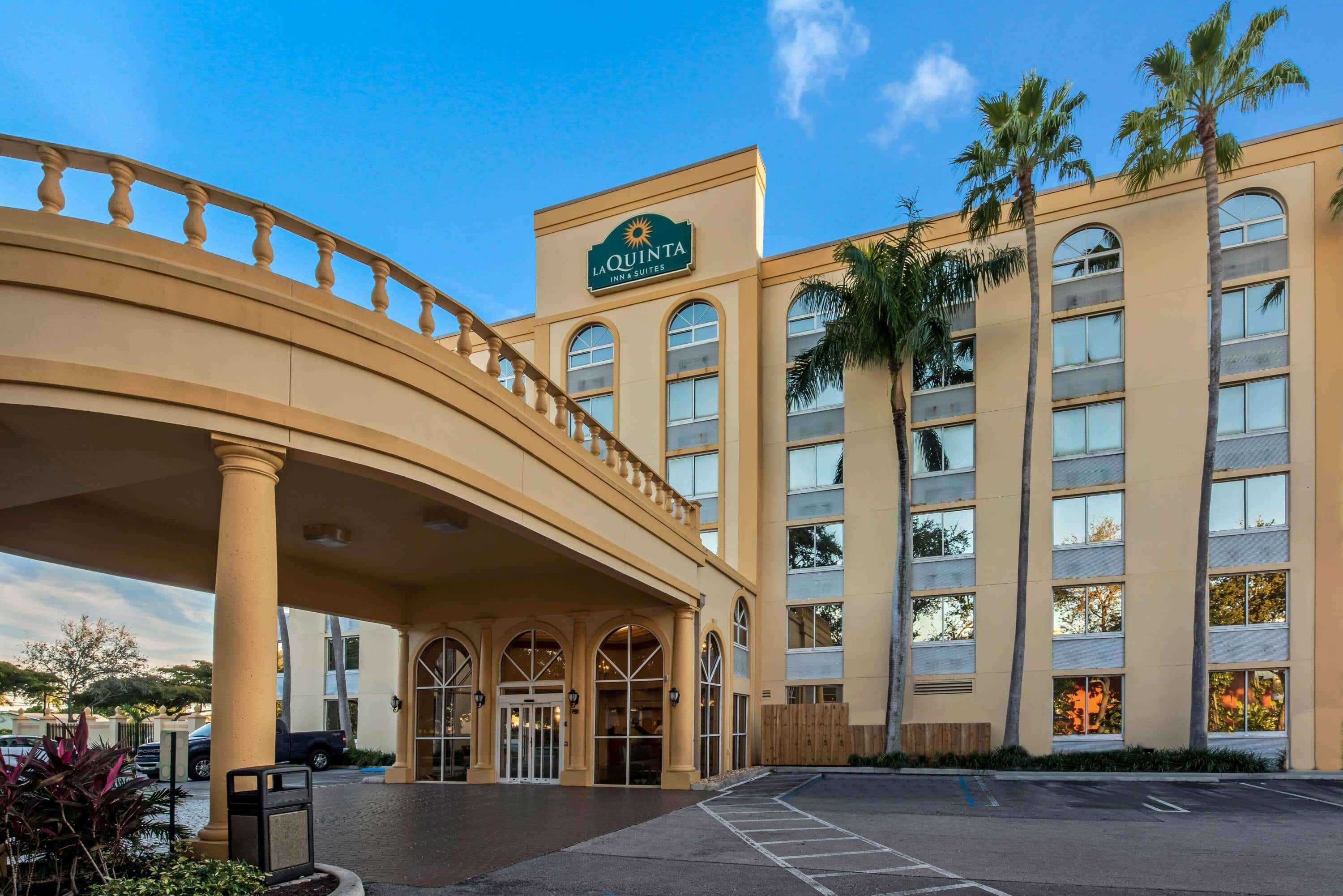 La Quinta By Wyndham West Palm Beach Airport Exterior photo